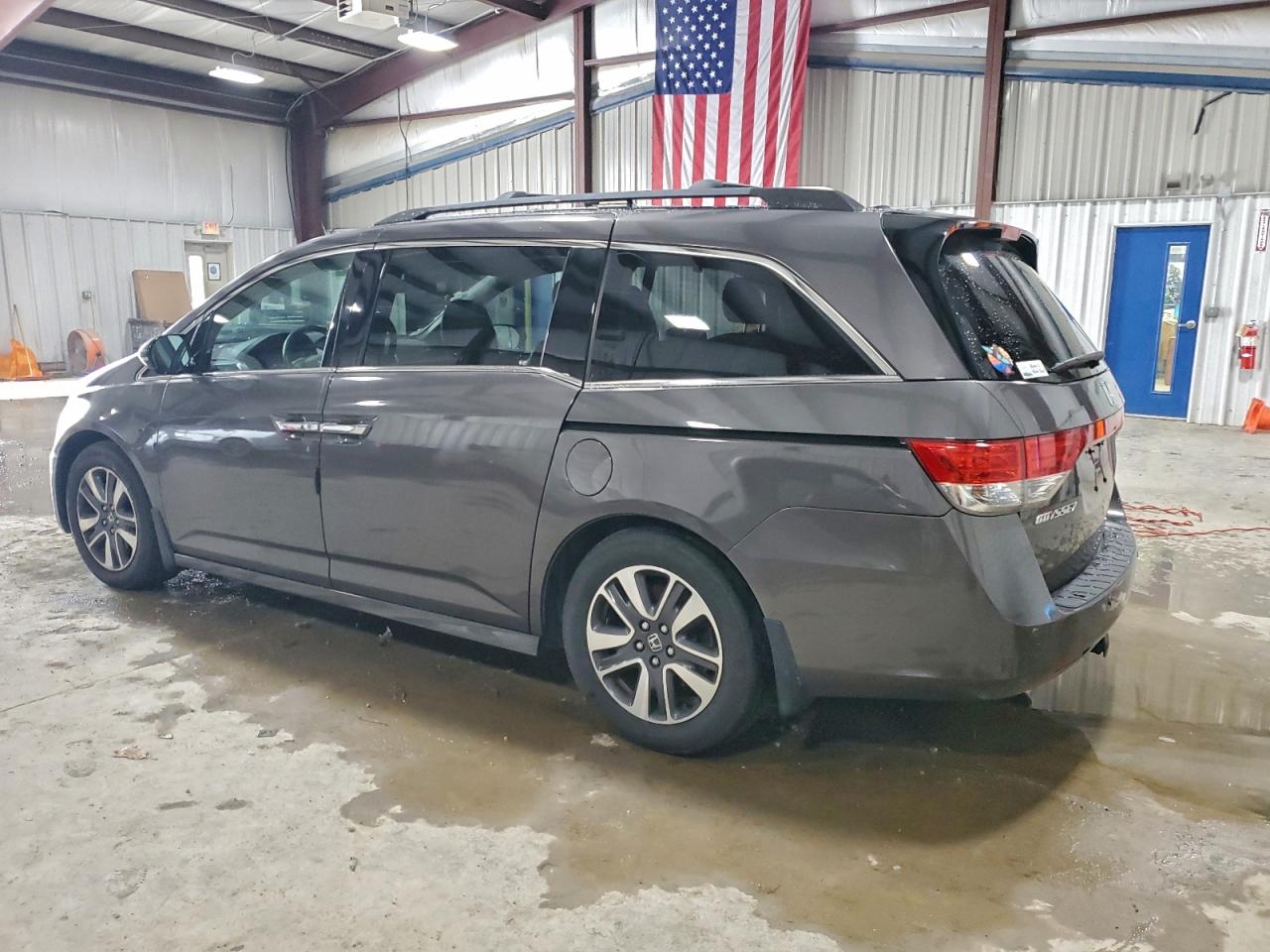 2014 HONDA ODYSSEY TOURING photo 2