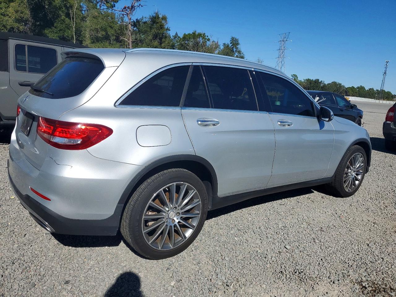 2016 MERCEDES-BENZ GLC 300 photo 3