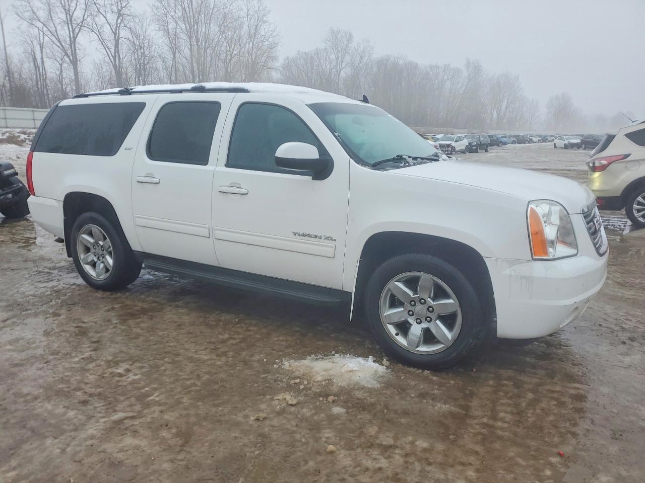 2013 GMC YUKON XL K1500 SLT photo 4