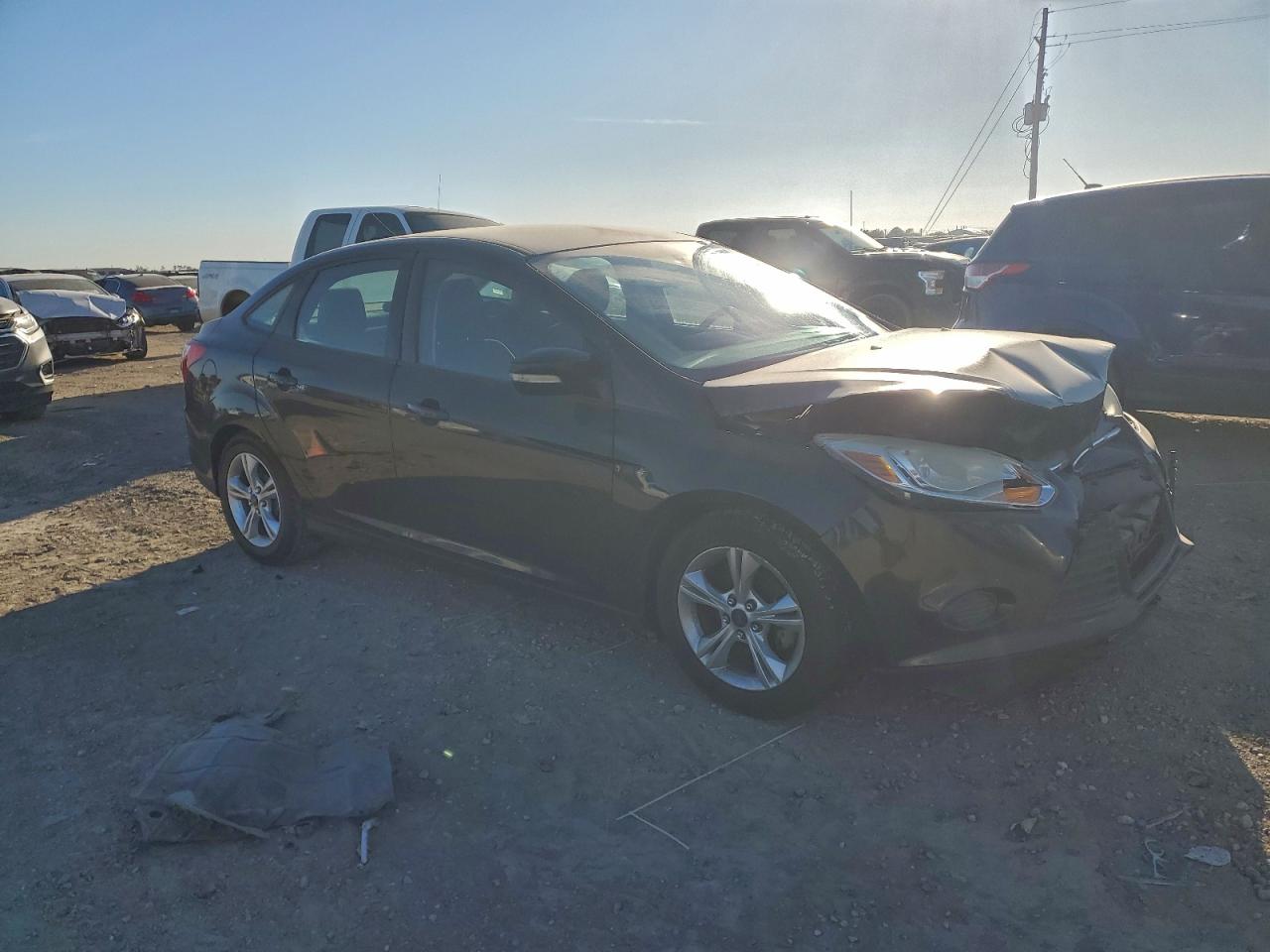 2014 FORD FOCUS SE photo 4