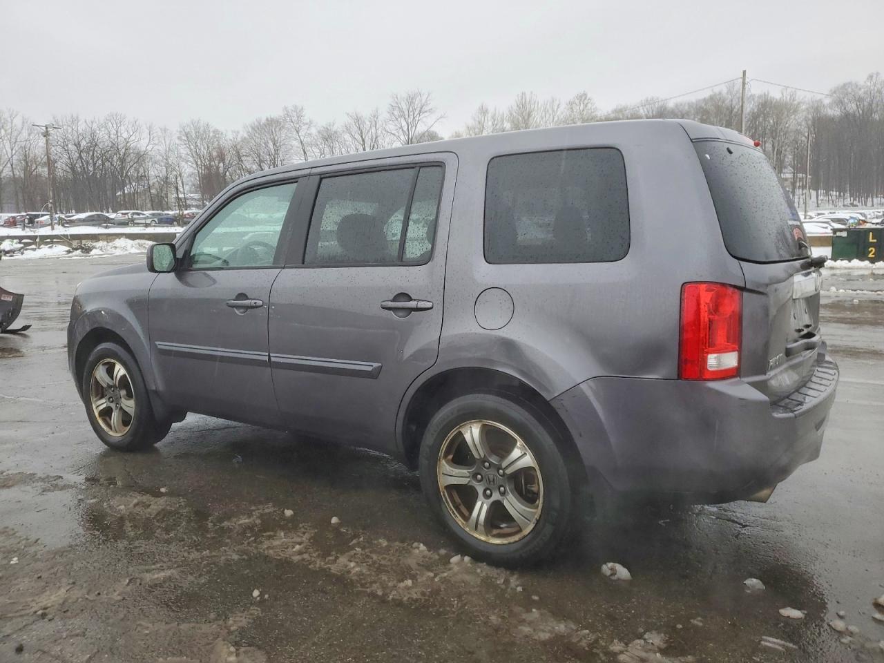 2015 HONDA PILOT photo 2