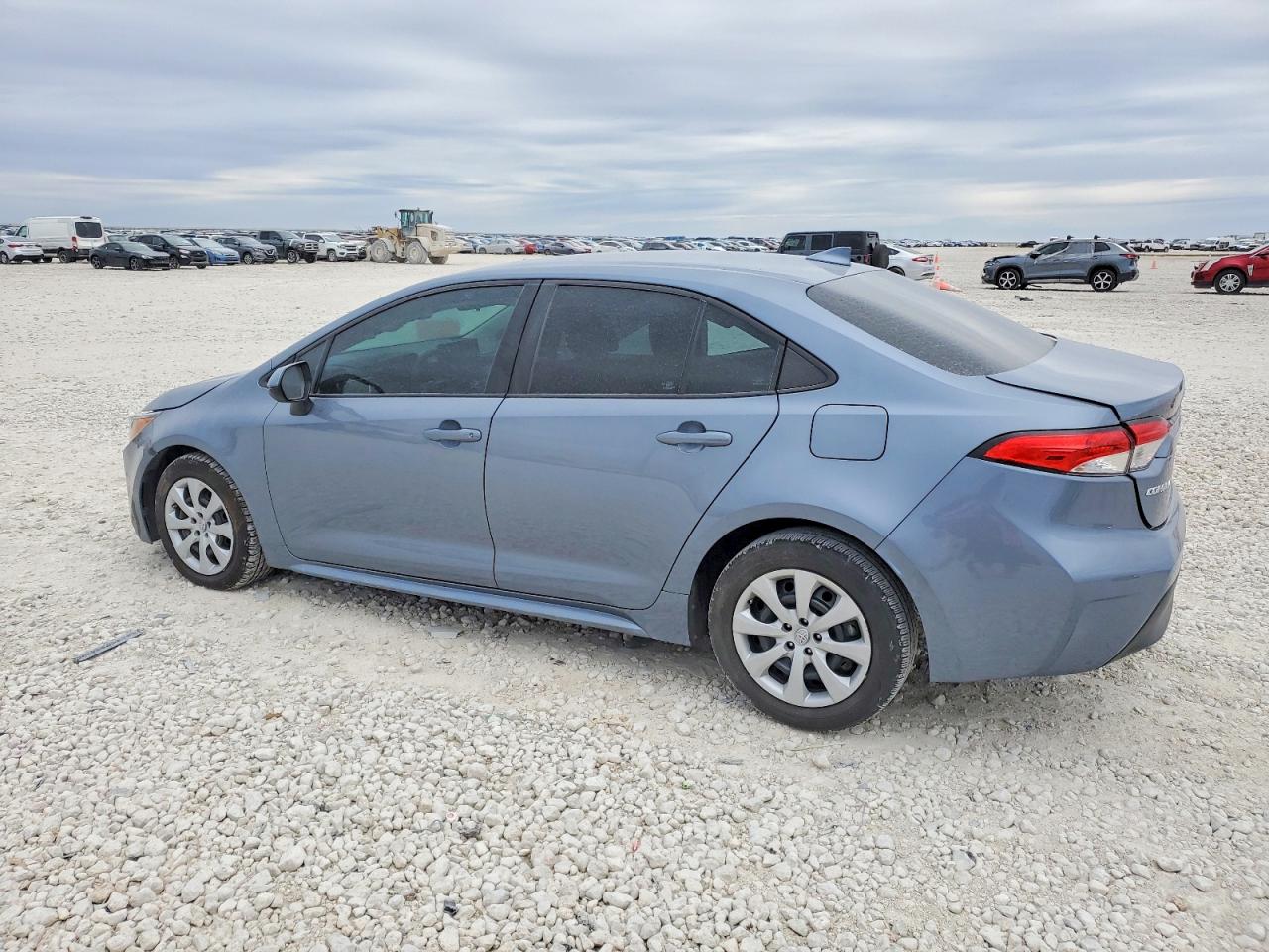 2023 TOYOTA COROLLA LE photo 2