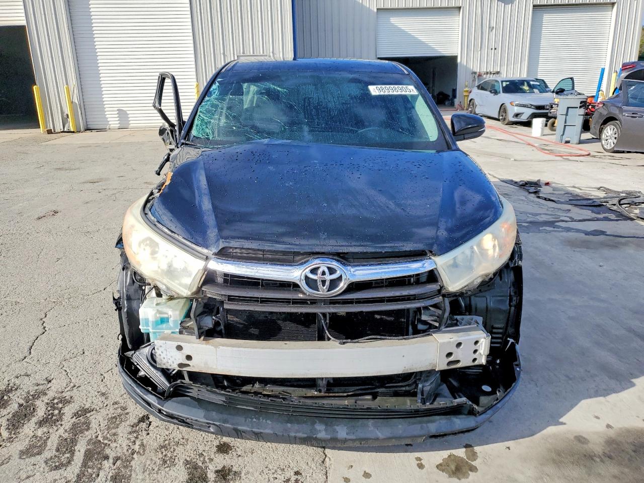 2014 TOYOTA HIGHLANDER LE photo 5