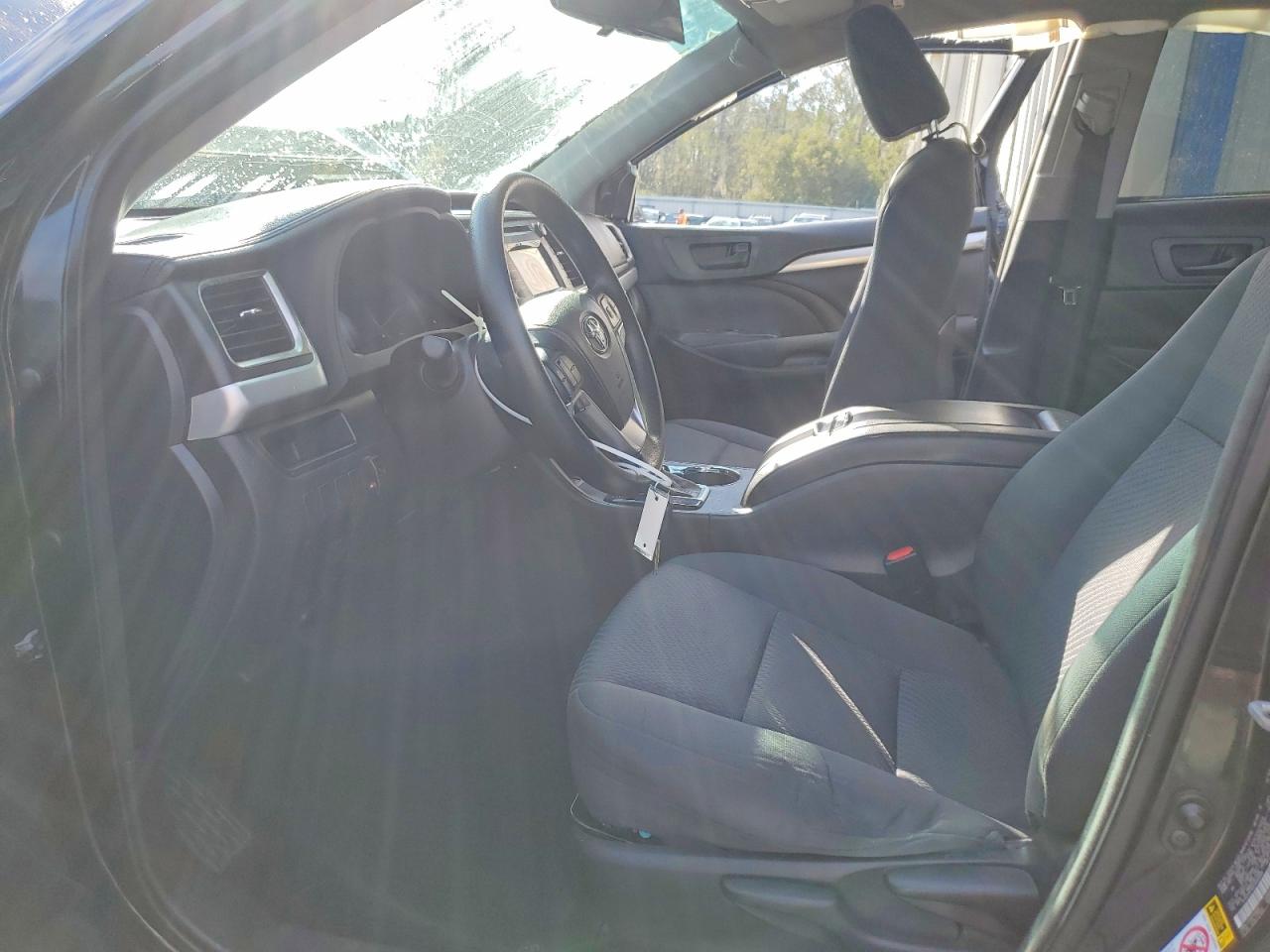 2014 TOYOTA HIGHLANDER LE photo 7