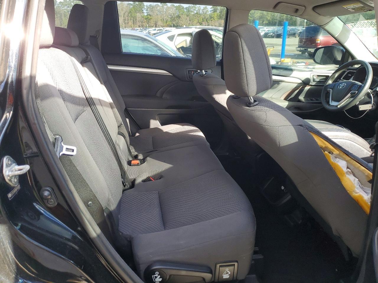 2014 TOYOTA HIGHLANDER LE photo 11