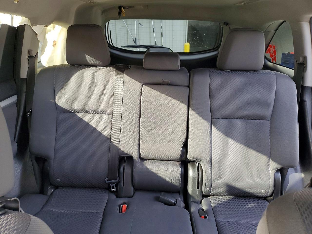 2014 TOYOTA HIGHLANDER LE photo 10