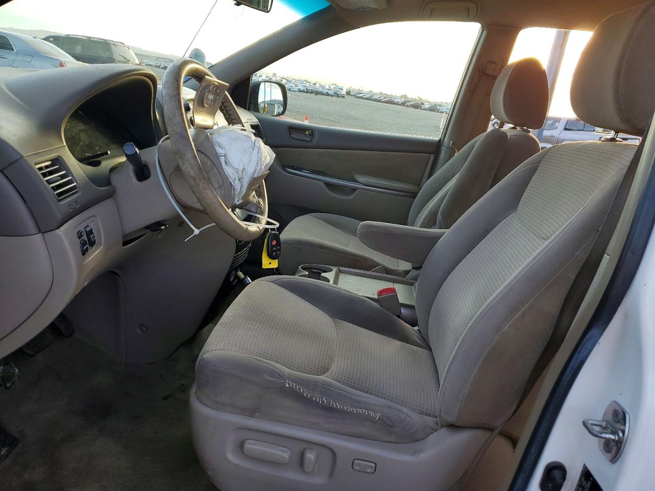 2009 TOYOTA SIENNA CE photo 7