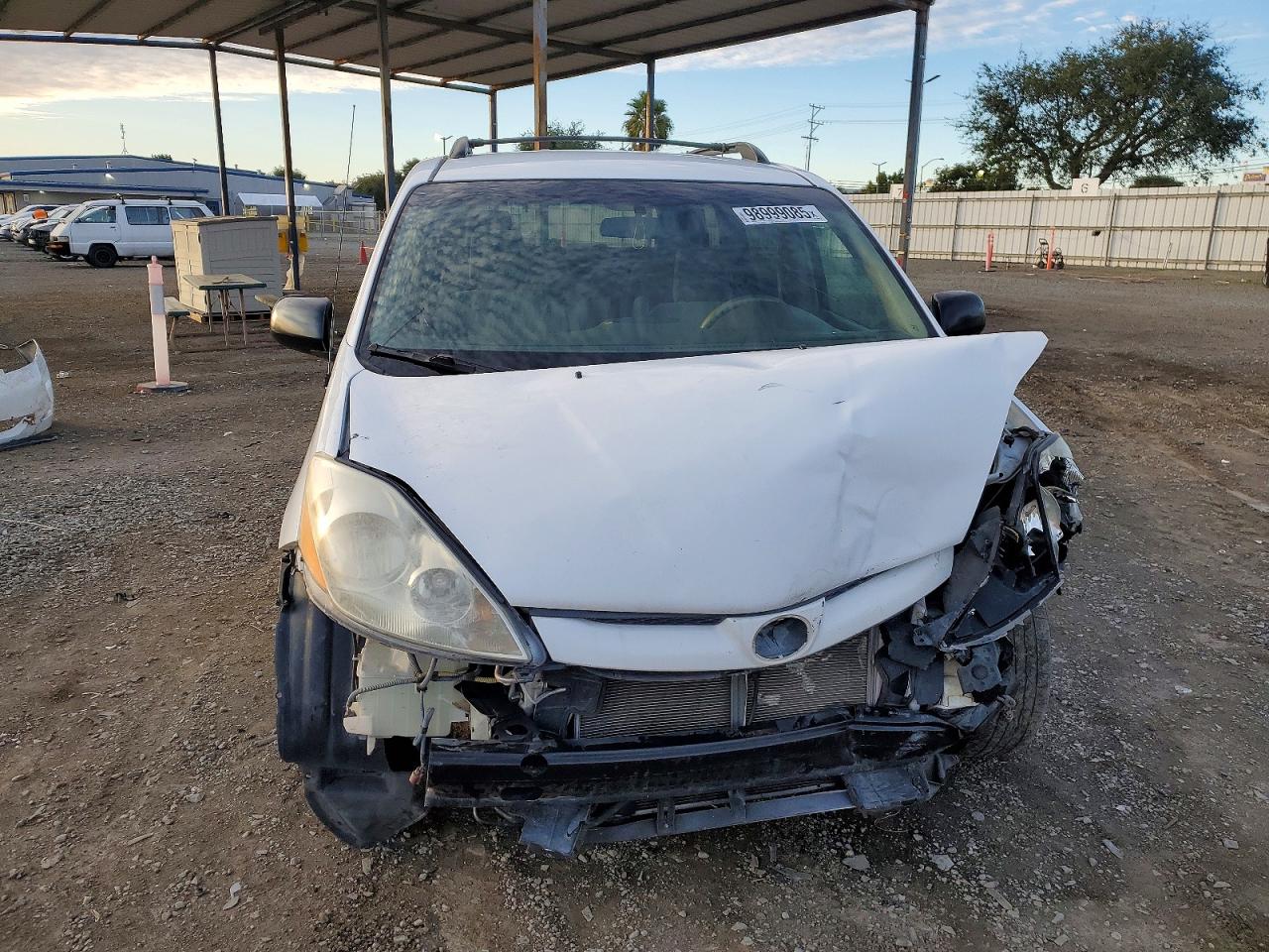 2009 TOYOTA SIENNA CE photo 5