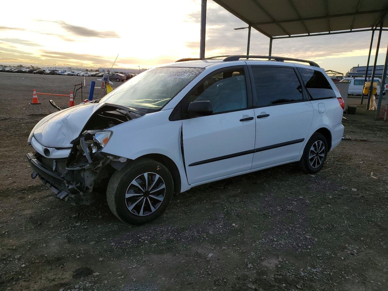 2009 TOYOTA SIENNA