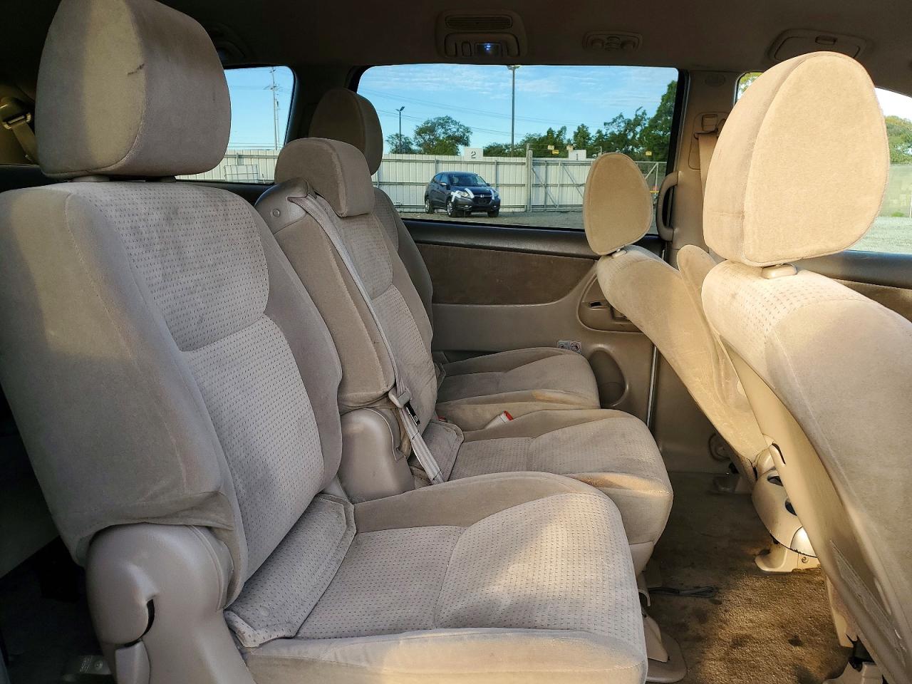 2009 TOYOTA SIENNA CE photo 11