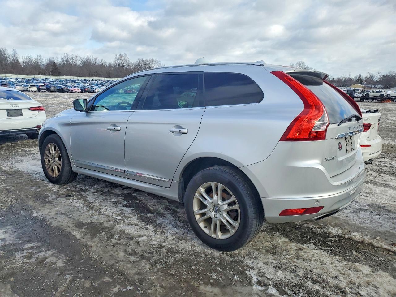 2016 VOLVO XC60 T5 PREMIER photo 2