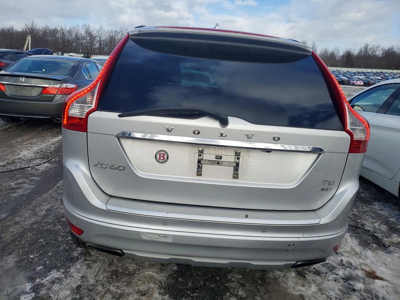 2016 VOLVO XC60 T5 PREMIER photo 6