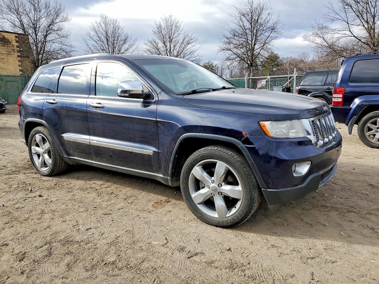 2012 JEEP GRAND CHEROKEE OVERLAND photo 4