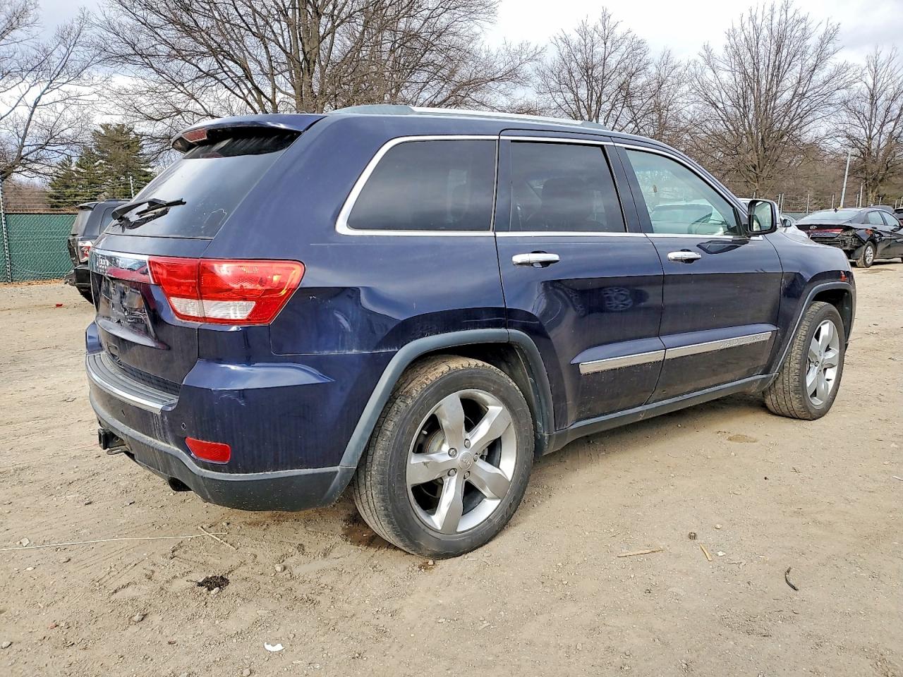 2012 JEEP GRAND CHEROKEE OVERLAND photo 3