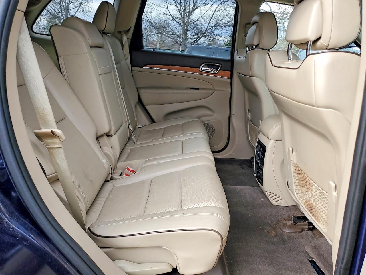 2012 JEEP GRAND CHEROKEE OVERLAND photo 11