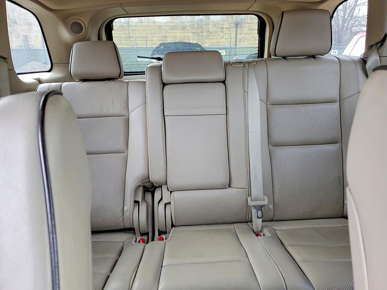 2012 JEEP GRAND CHEROKEE OVERLAND photo 10