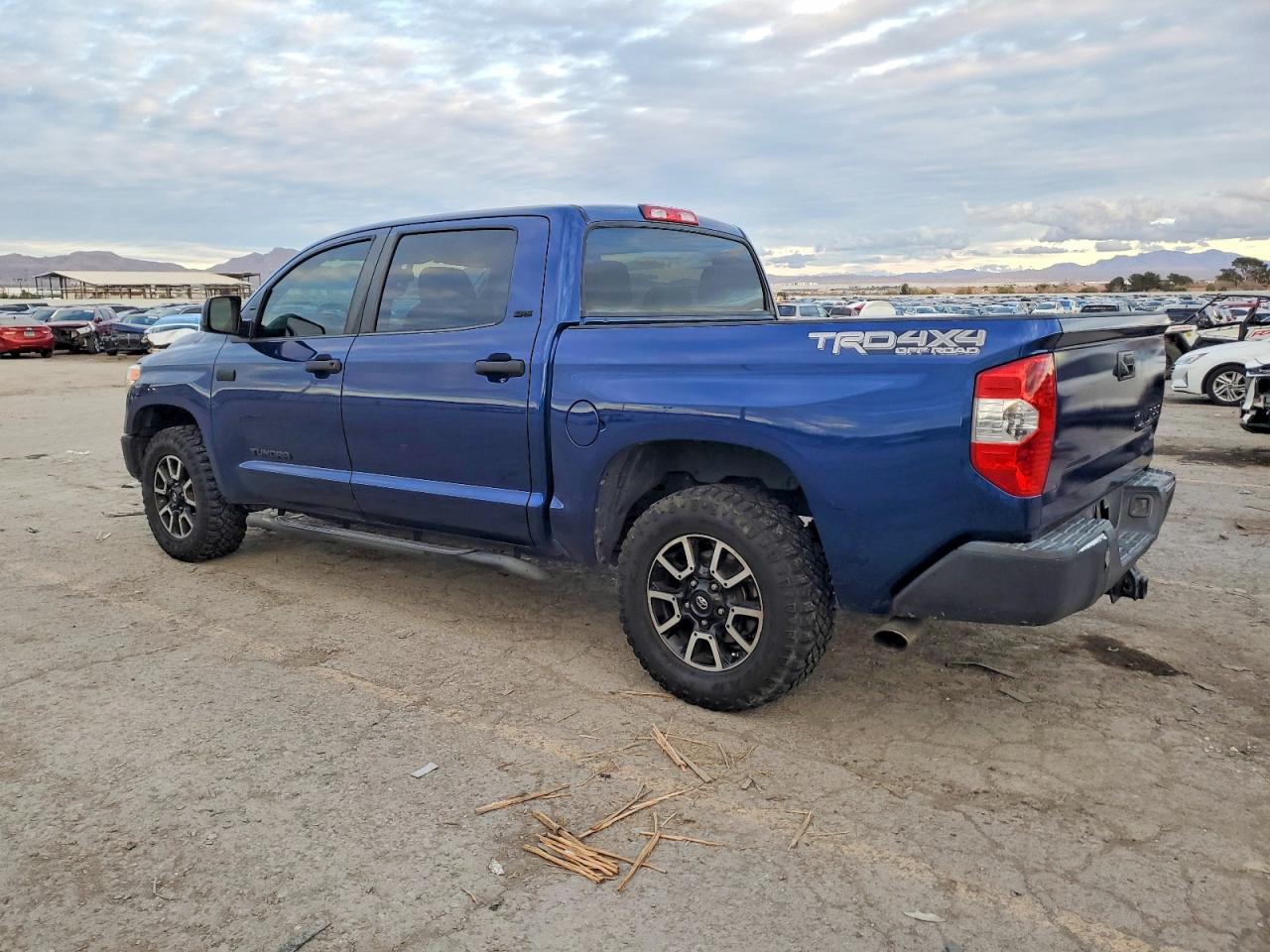 2014 TOYOTA TUNDRA CREWMAX SR5 photo 2