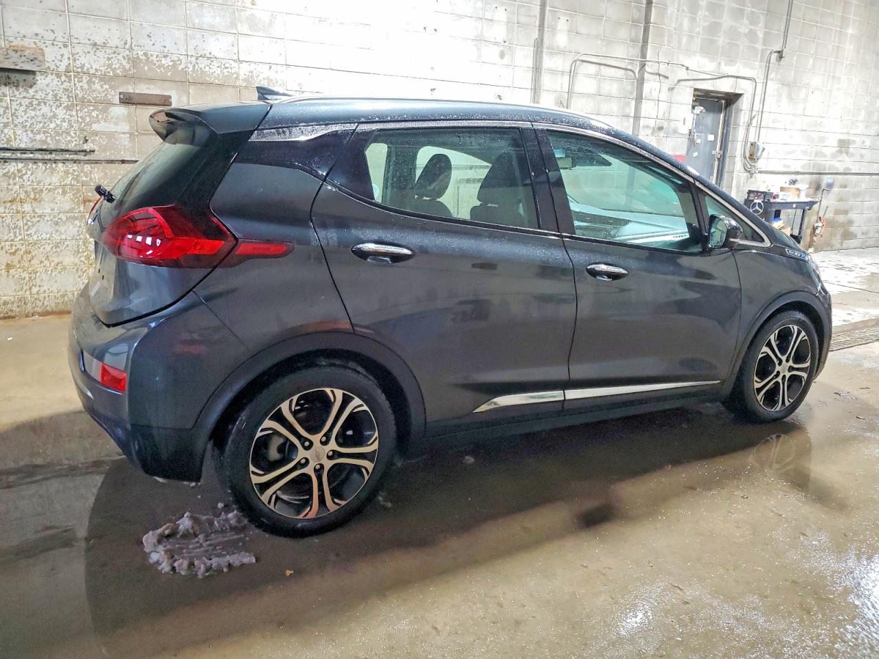 2017 CHEVROLET BOLT EV PREMIER photo 3