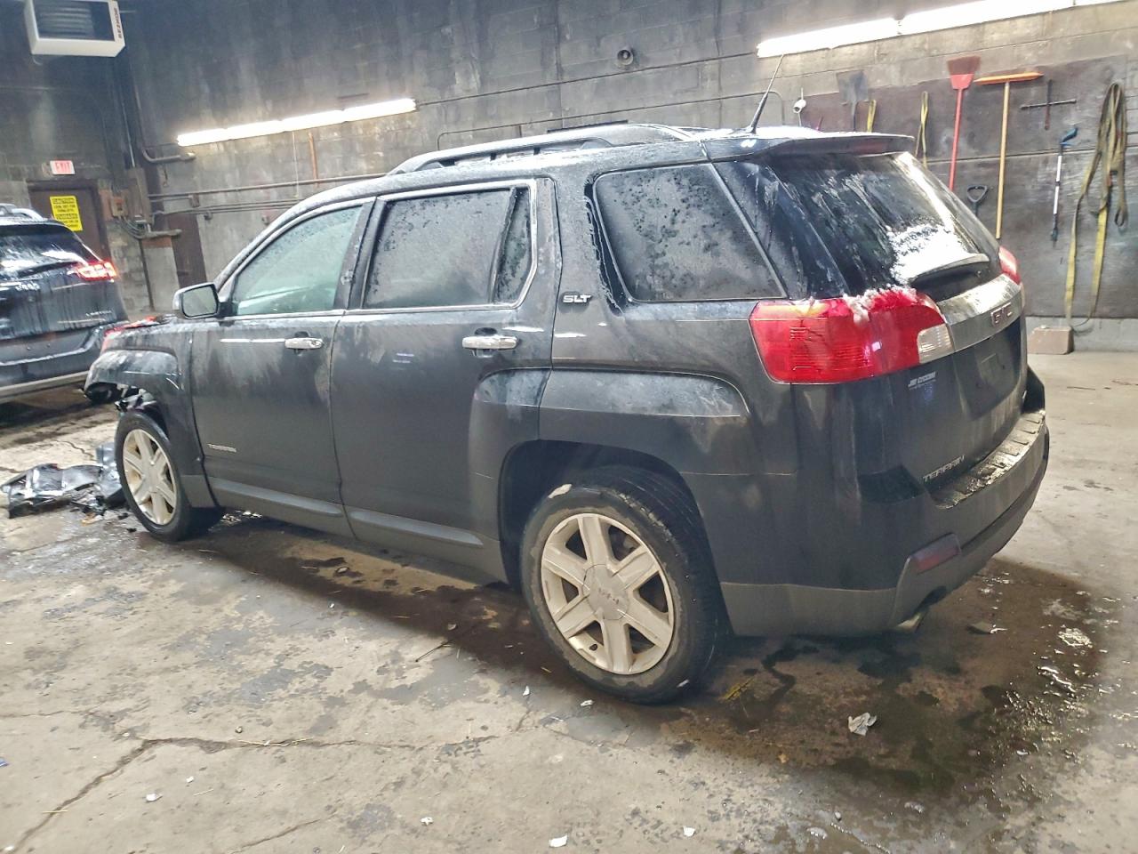 2012 GMC TERRAIN SLT photo 2