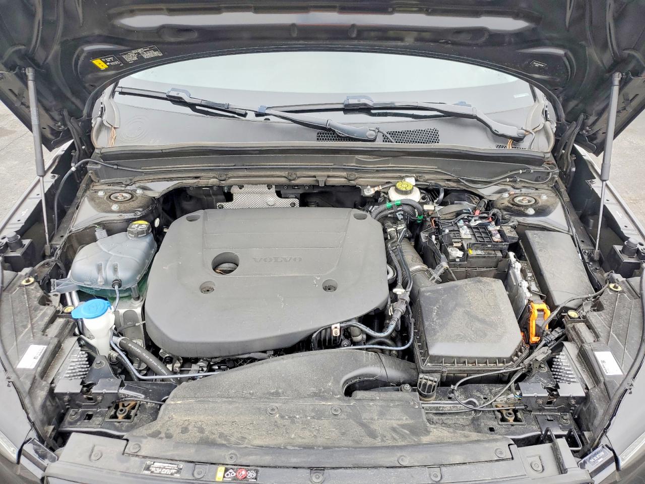 2024 VOLVO XC40 PLUS photo 12