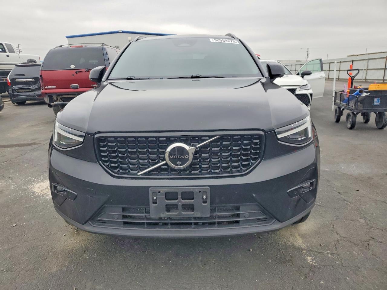 2024 VOLVO XC40 PLUS photo 5