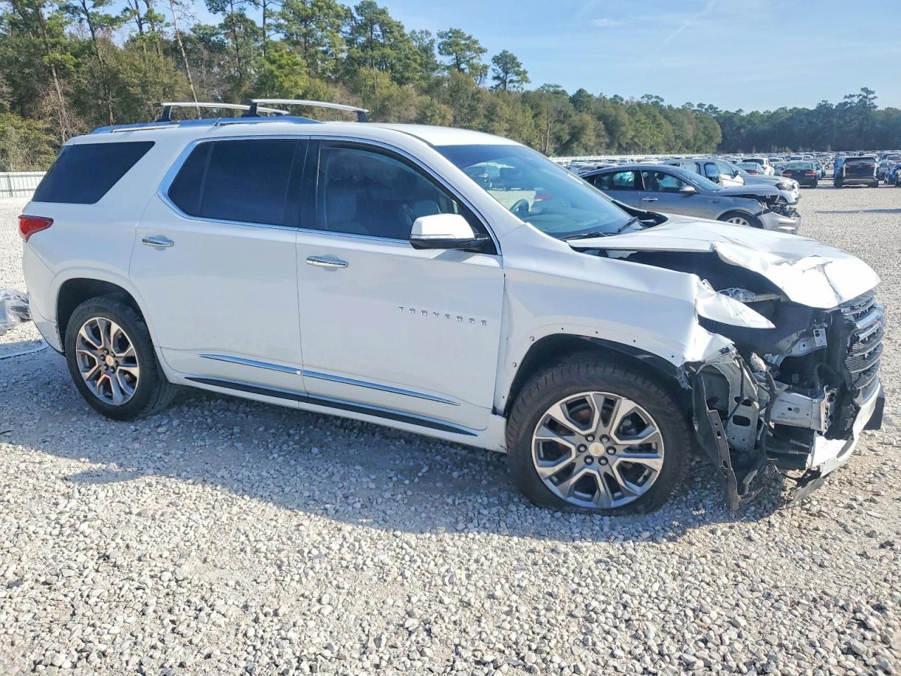 2019 CHEVROLET TRAVERSE PREMIER photo 4