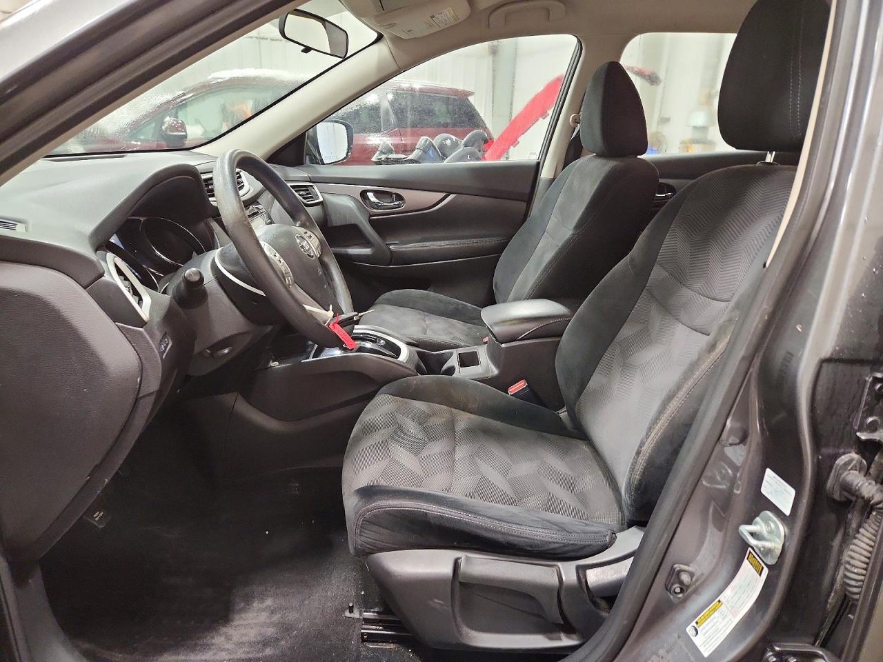 2016 NISSAN ROGUE S photo 13