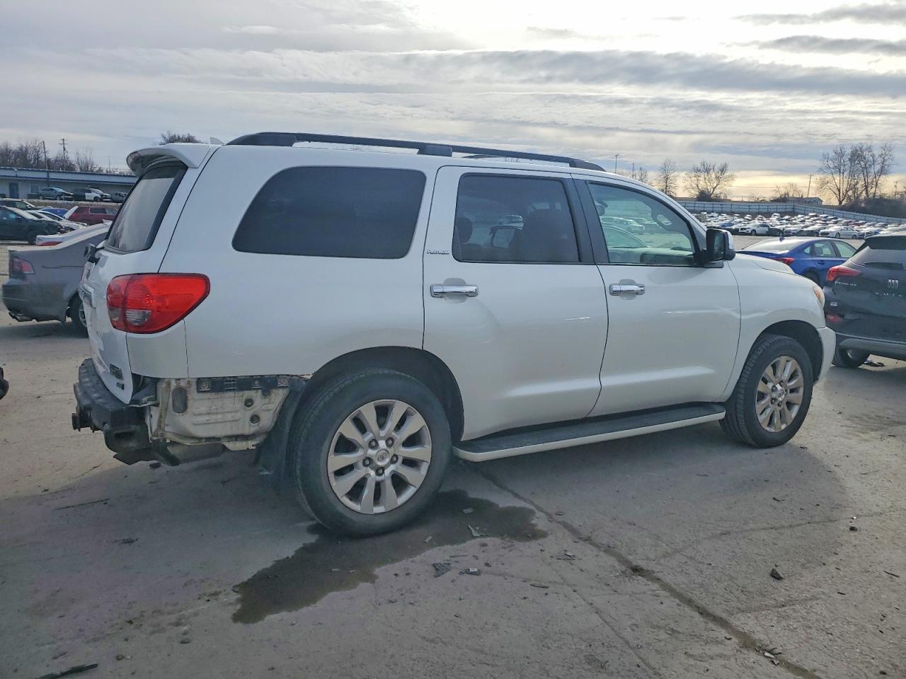 2010 TOYOTA SEQUOIA PLATINUM photo 3