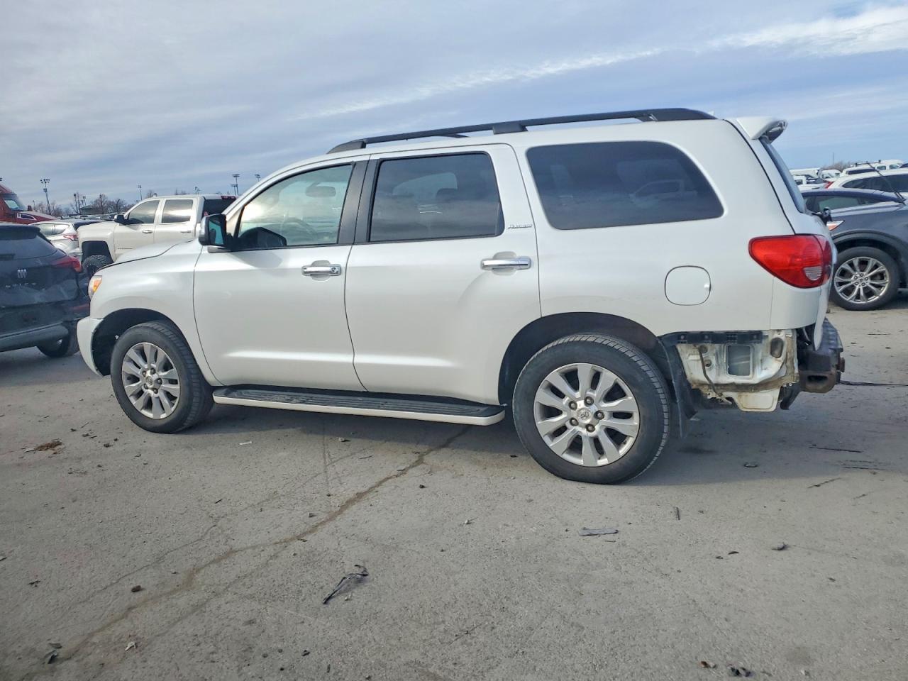 2010 TOYOTA SEQUOIA PLATINUM photo 2