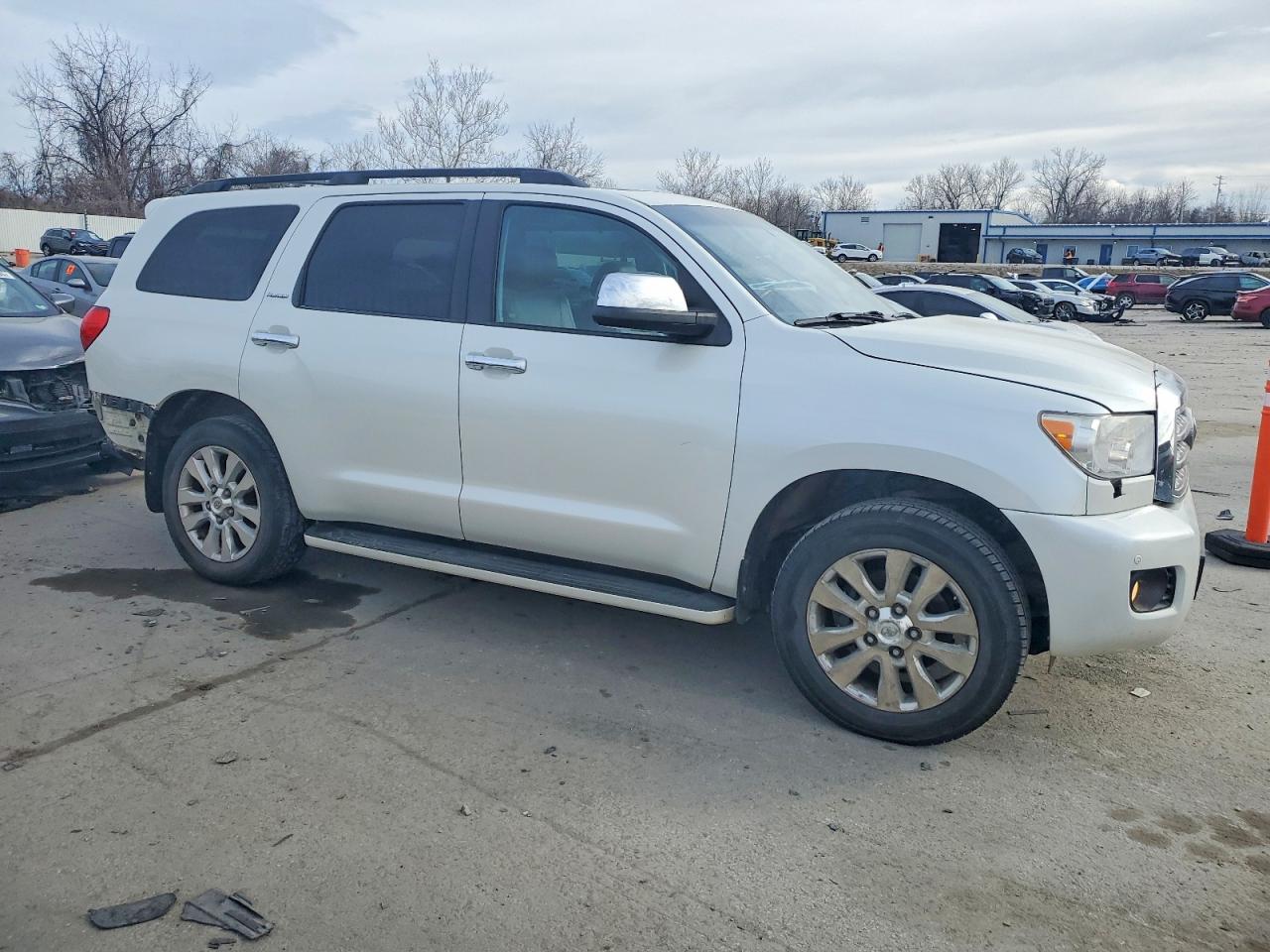 2010 TOYOTA SEQUOIA PLATINUM photo 4