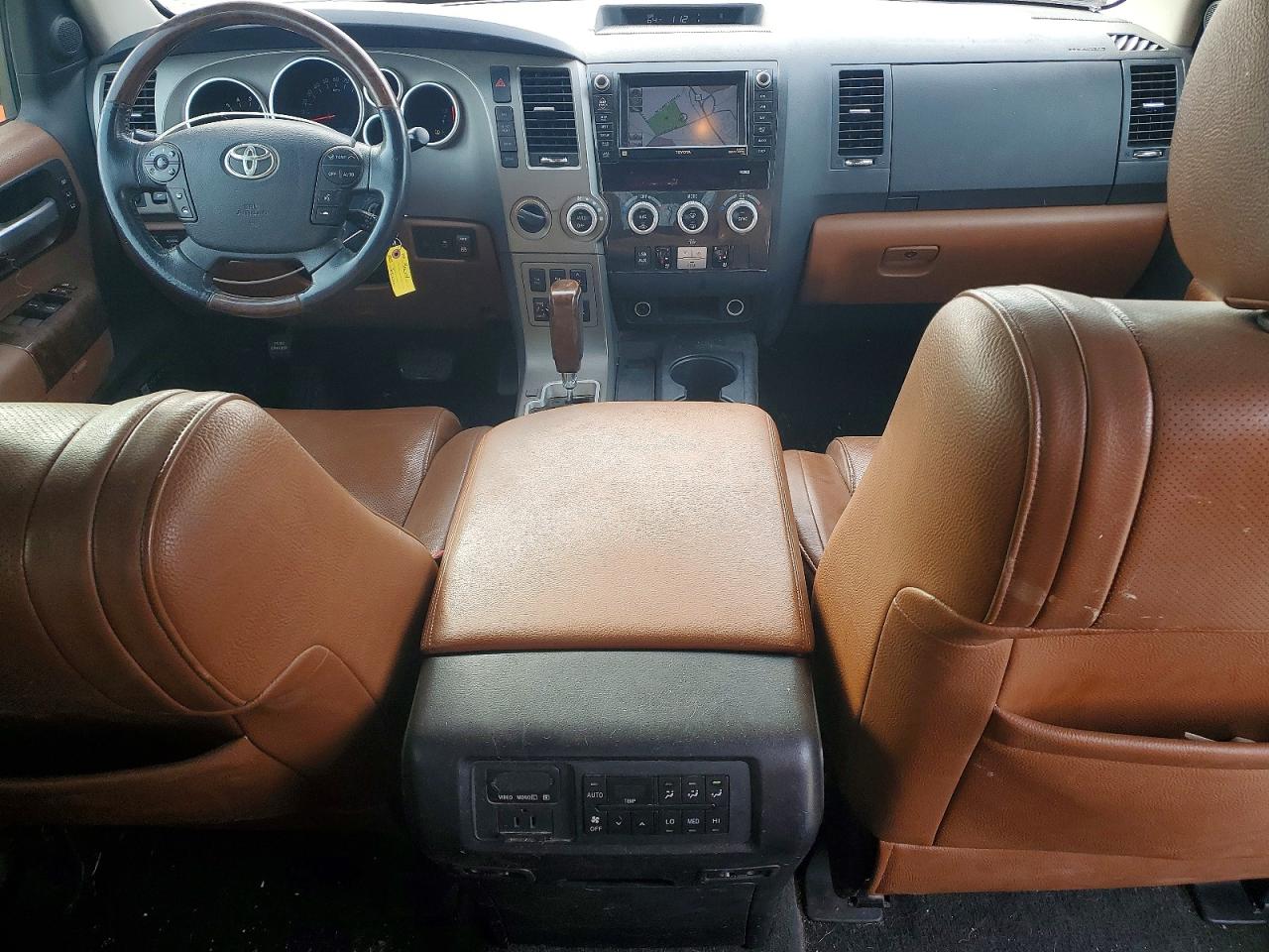 2010 TOYOTA SEQUOIA PLATINUM photo 8