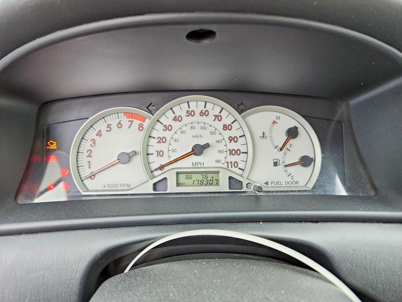2005 TOYOTA COROLLA CE photo 9