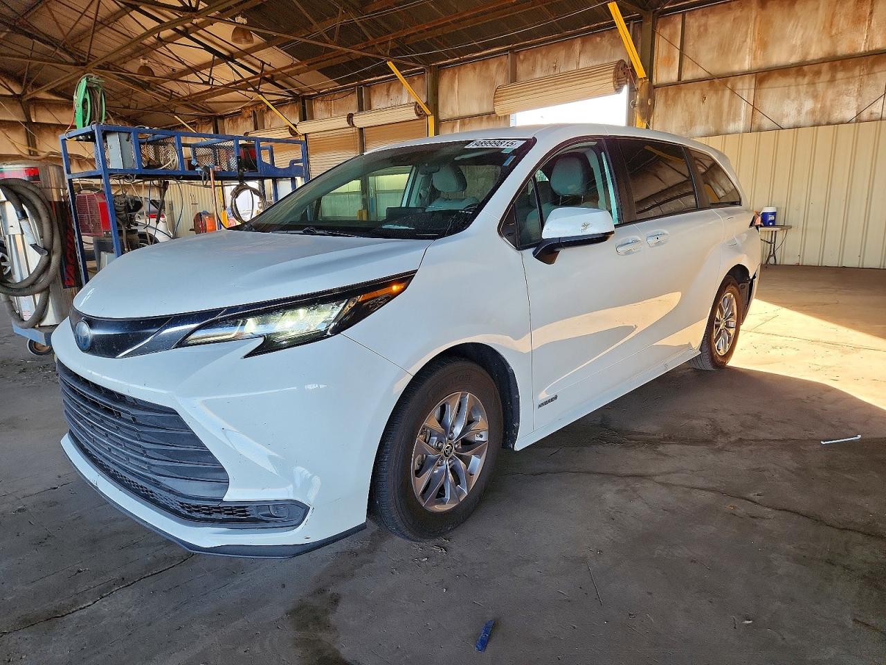 2021 TOYOTA SIENNA