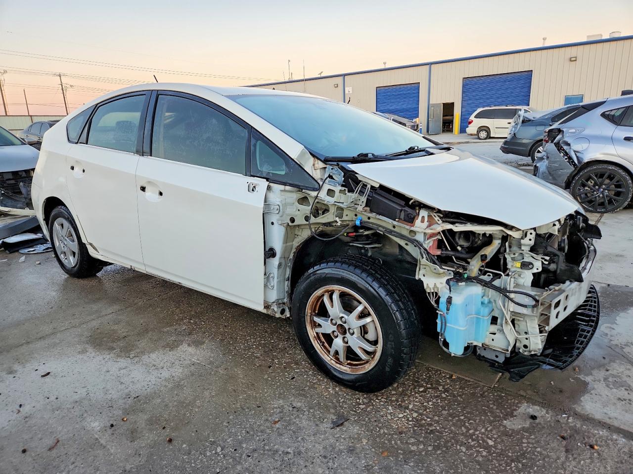 2010 TOYOTA PRIUS photo 4