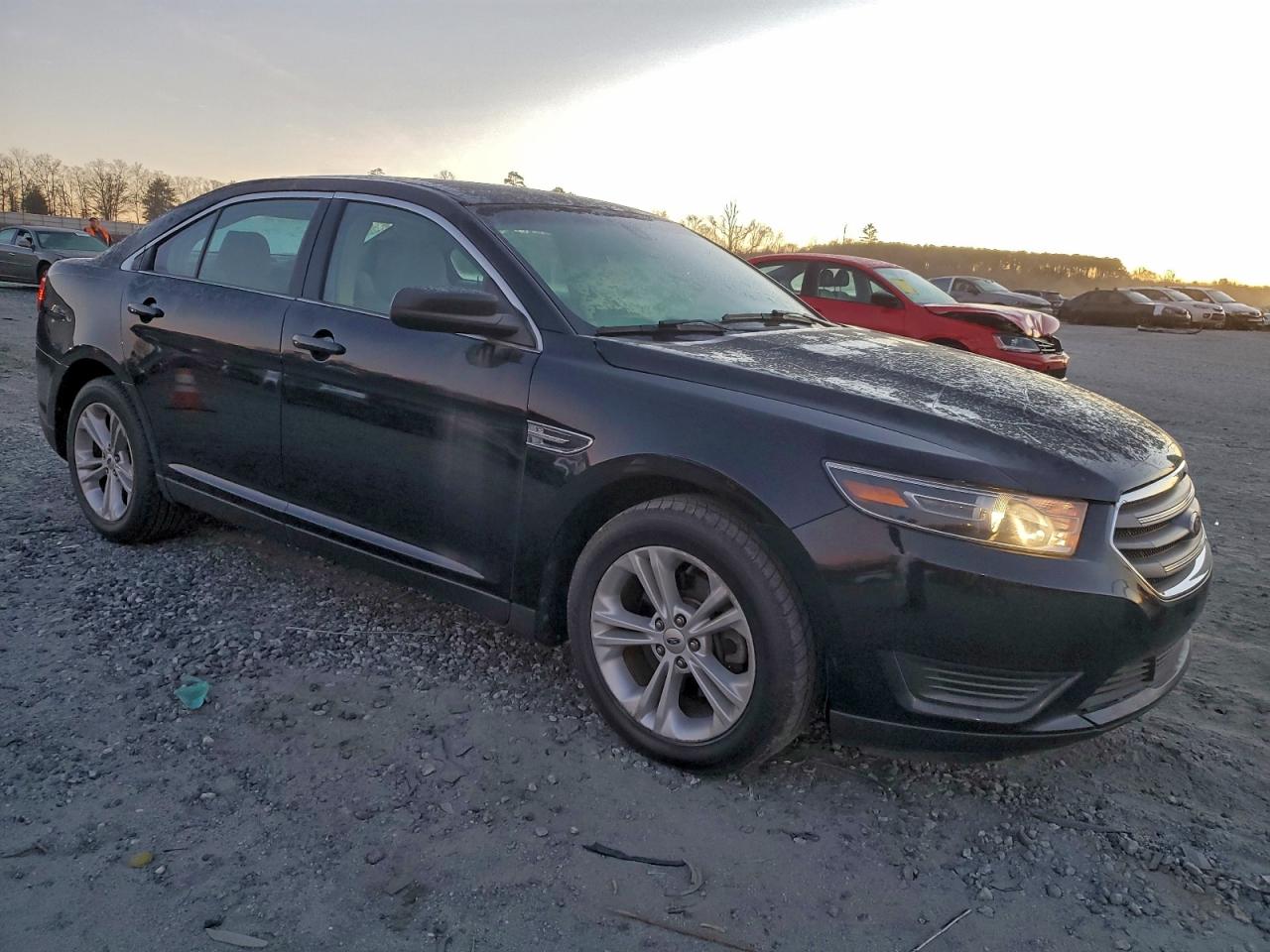 2016 FORD TAURUS SE photo 4