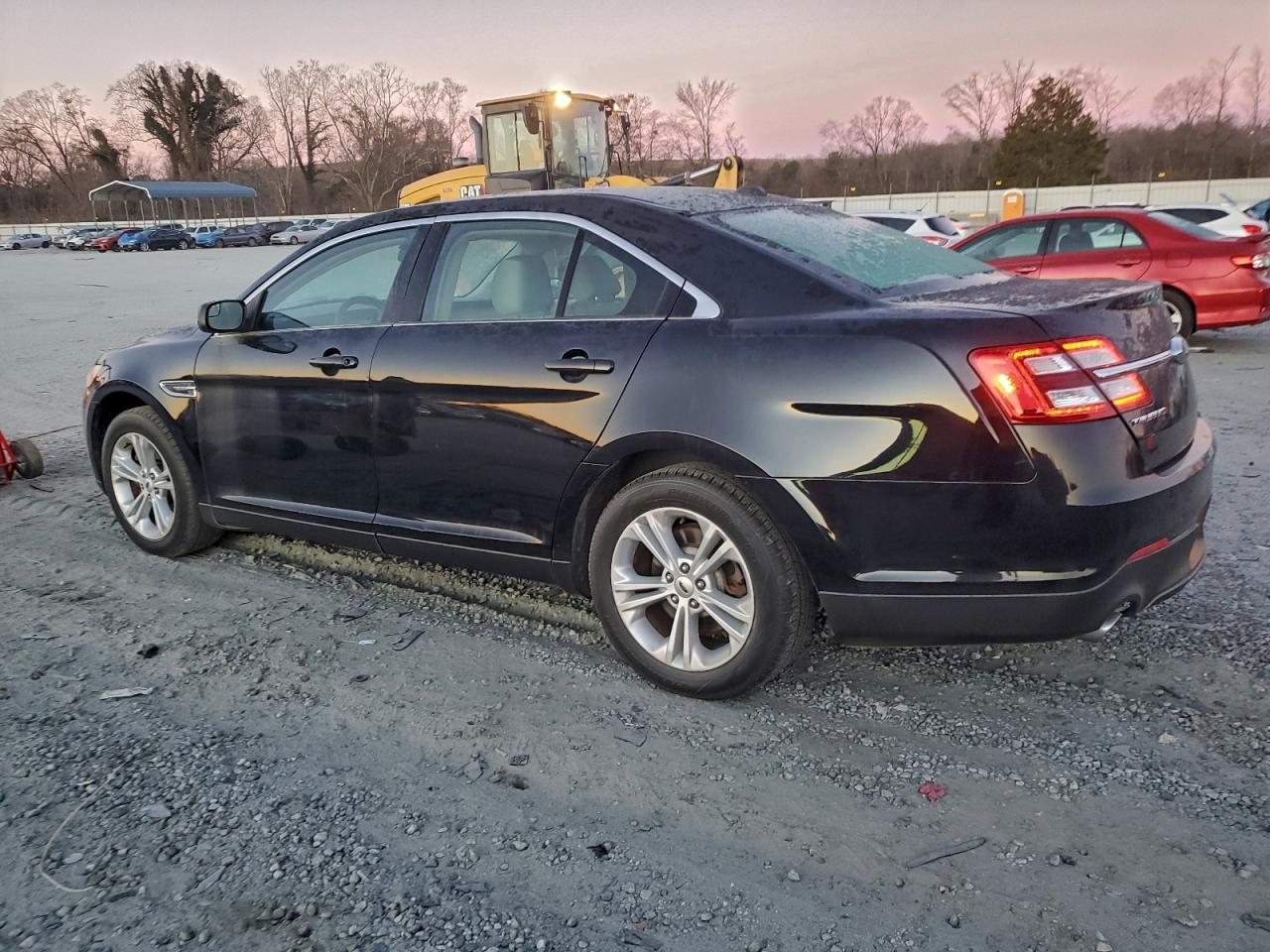 2016 FORD TAURUS SE photo 2