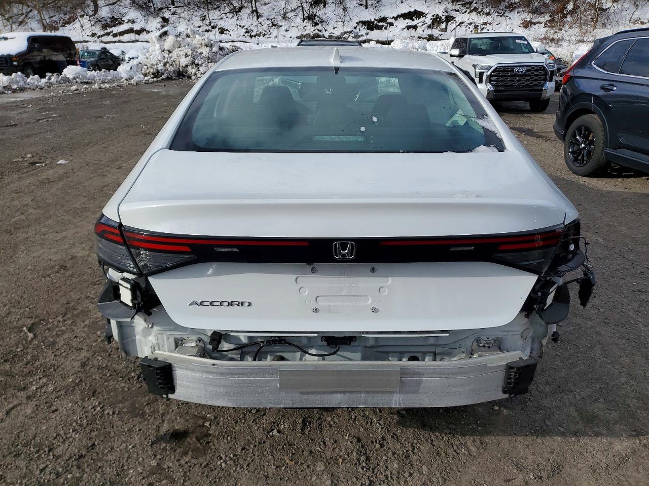2024 HONDA ACCORD EX photo 11