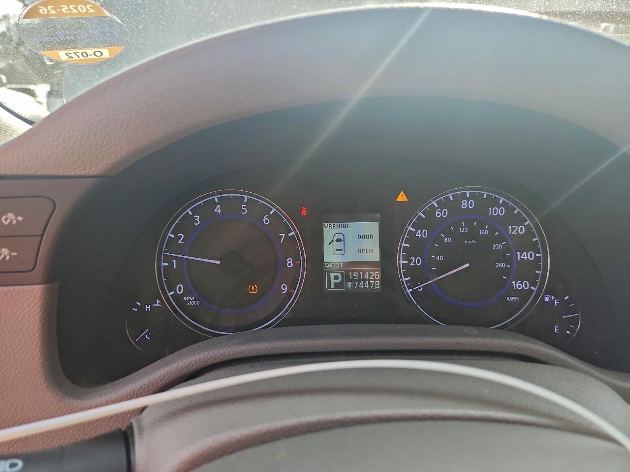 2010 INFINITI G37 photo 17