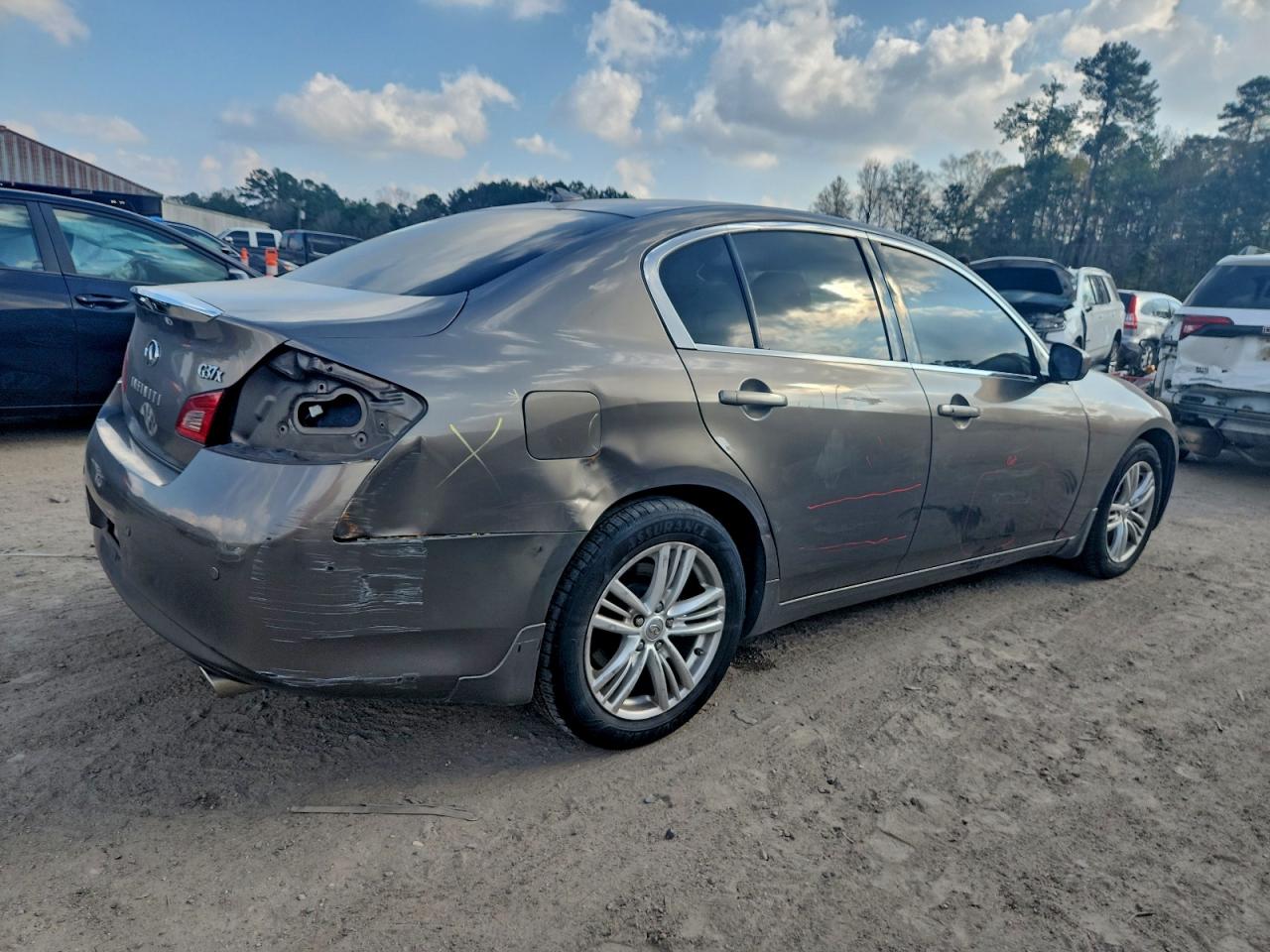 2010 INFINITI G37 photo 5