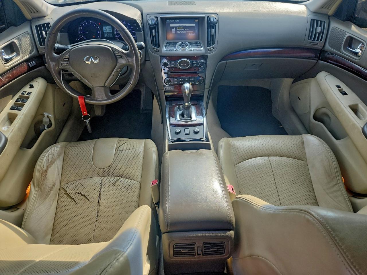 2010 INFINITI G37 photo 15