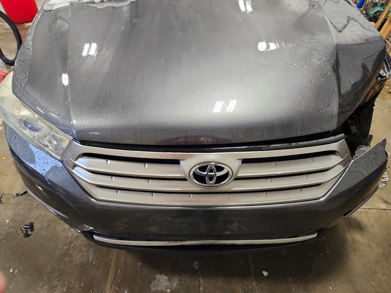 2013 TOYOTA HIGHLANDER BASE photo 12