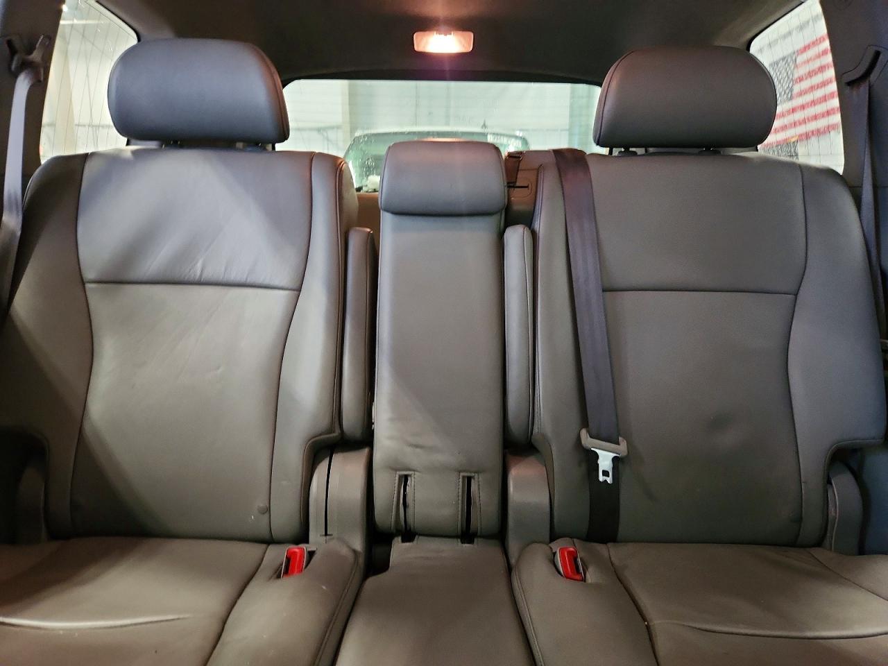 2013 TOYOTA HIGHLANDER BASE photo 10
