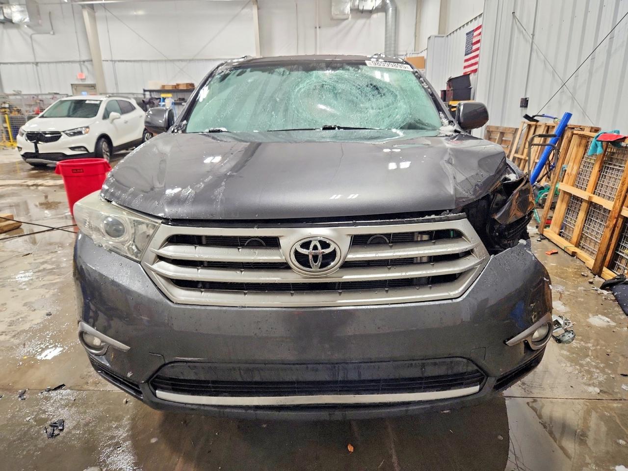 2013 TOYOTA HIGHLANDER BASE photo 5