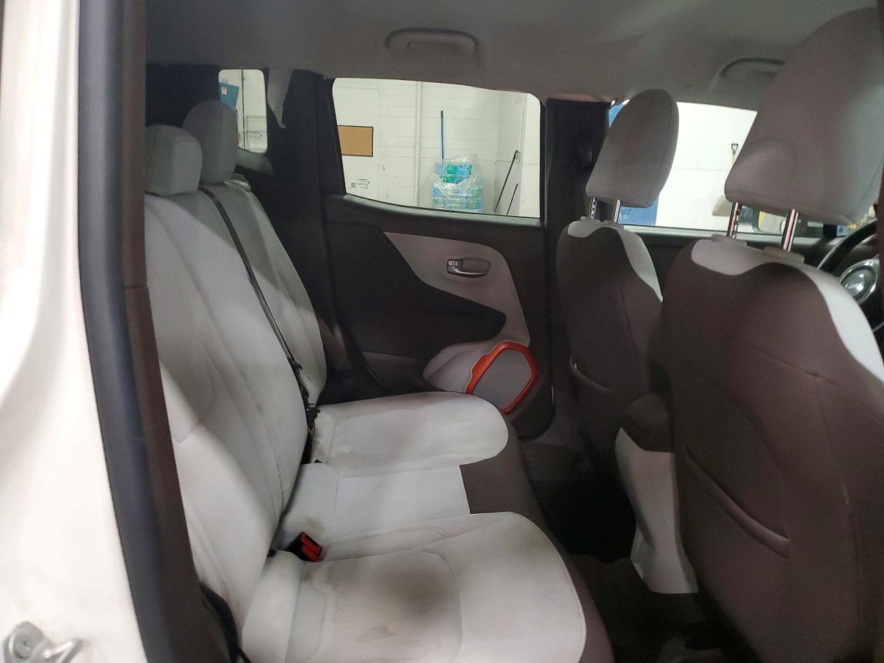 2017 JEEP RENEGADE LATITUDE photo 11