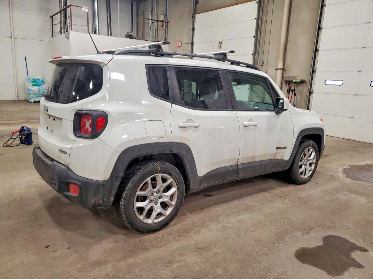 2017 JEEP RENEGADE LATITUDE photo 3