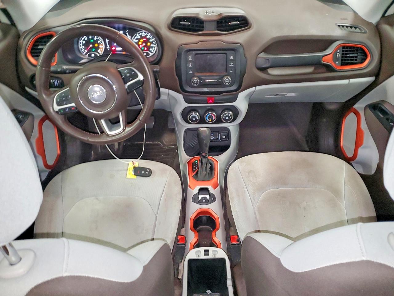 2017 JEEP RENEGADE LATITUDE photo 8