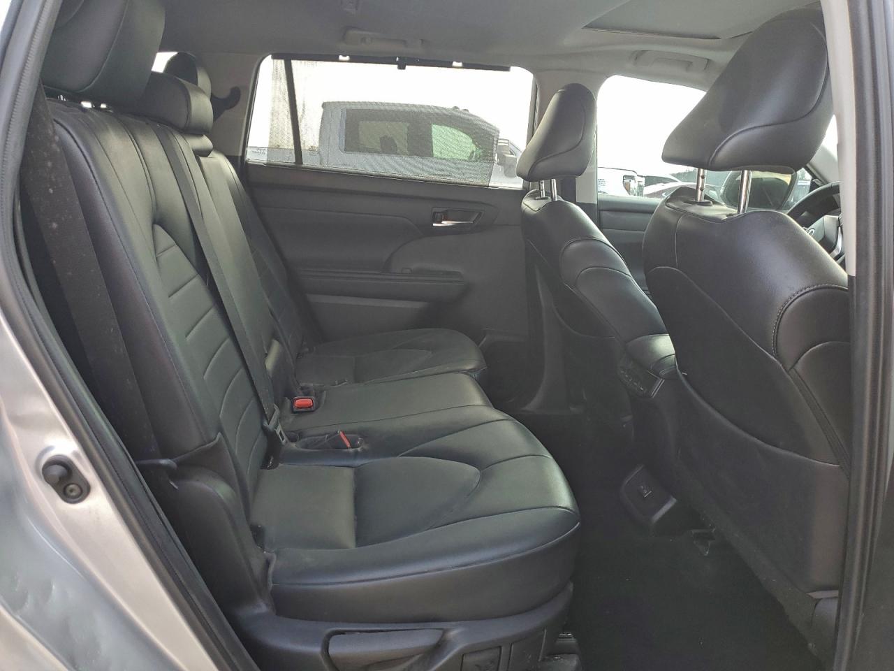 2022 TOYOTA HIGHLANDER HYBRID XLE photo 21