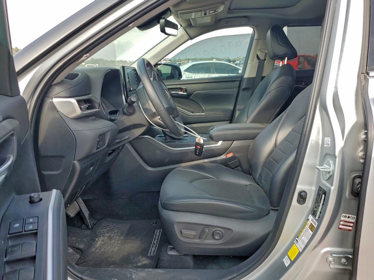 2022 TOYOTA HIGHLANDER HYBRID XLE photo 13