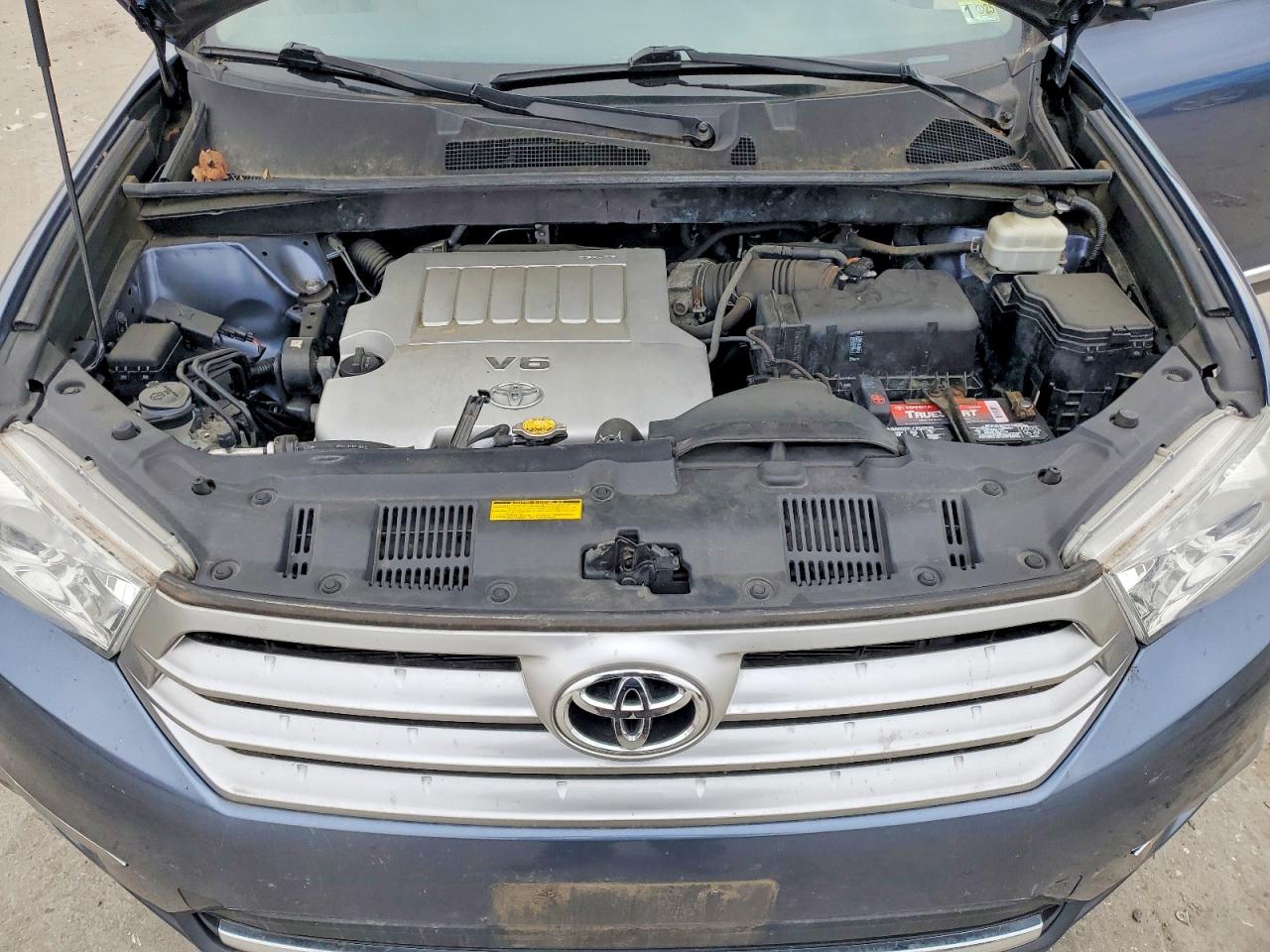 2012 TOYOTA HIGHLANDER BASE photo 23