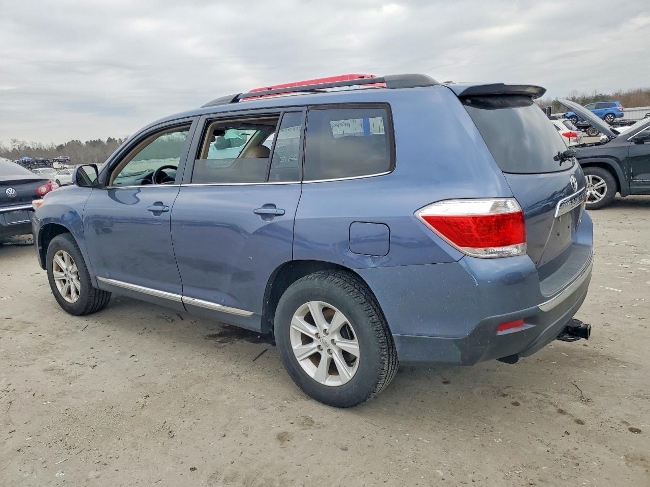 2012 TOYOTA HIGHLANDER BASE photo 3